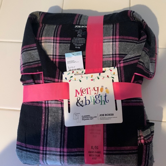 Joe Boxer Other - XL NWT pink/black flannel pajamas wrapped in ribbon